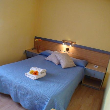Hostal El Carmen Сарагоса Экстерьер фото