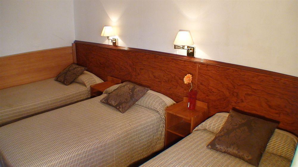 Hostal El Carmen Сарагоса Экстерьер фото