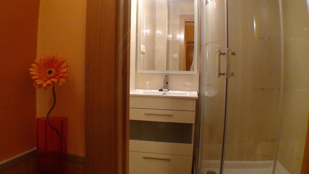 Hostal El Carmen Сарагоса Экстерьер фото