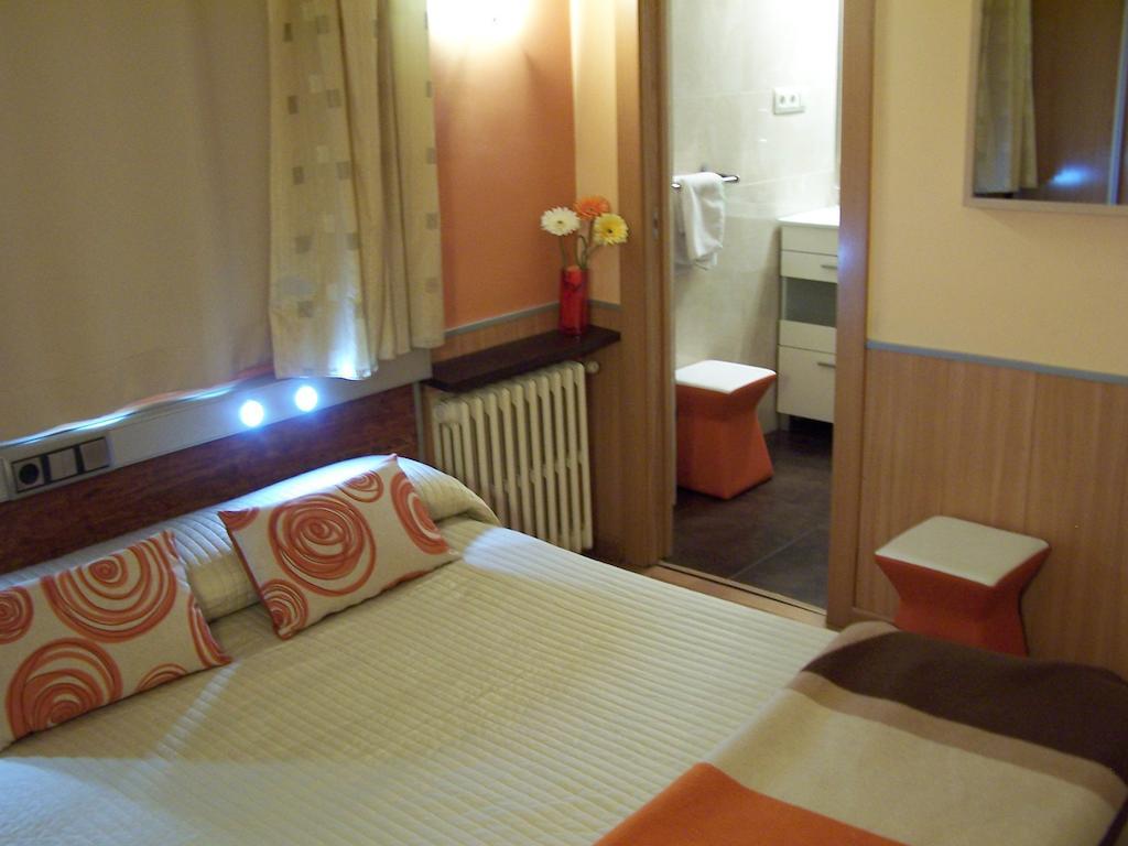 Hostal El Carmen Сарагоса Экстерьер фото