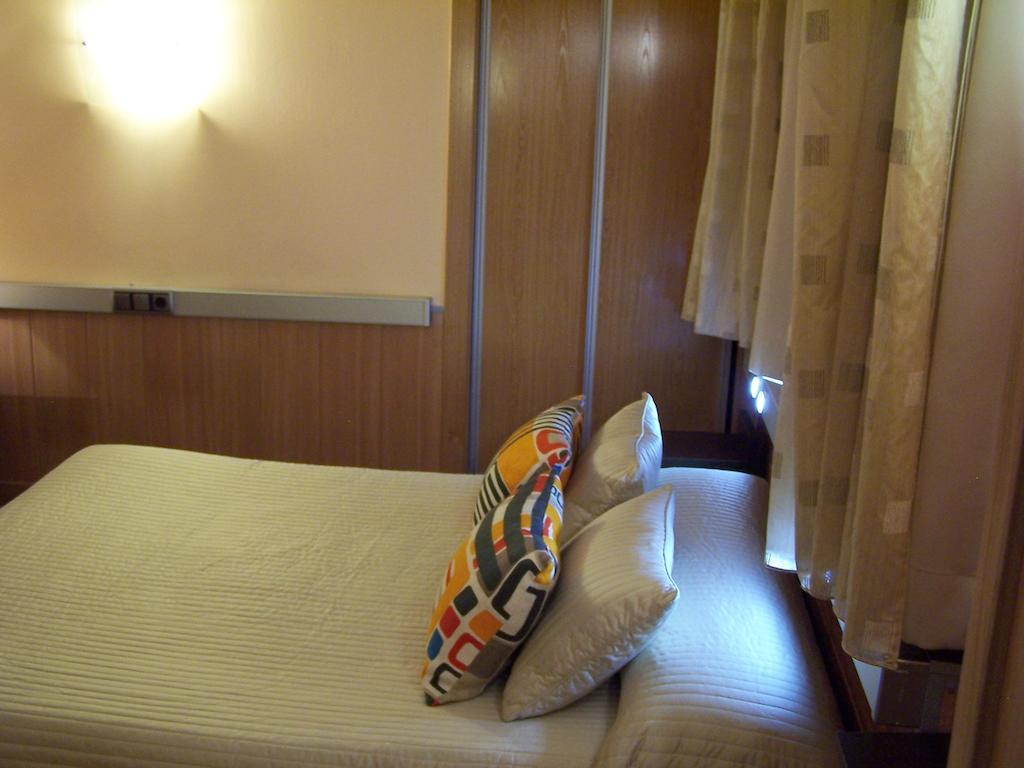 Hostal El Carmen Сарагоса Экстерьер фото